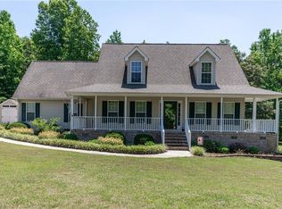 1204 Foxhaven Dr, Greensboro, NC 27455