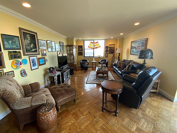 5th image of 27110 Grand Central Parkway #33D