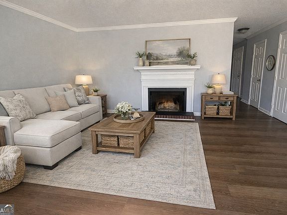 3rd image of 137 Tamara Ct