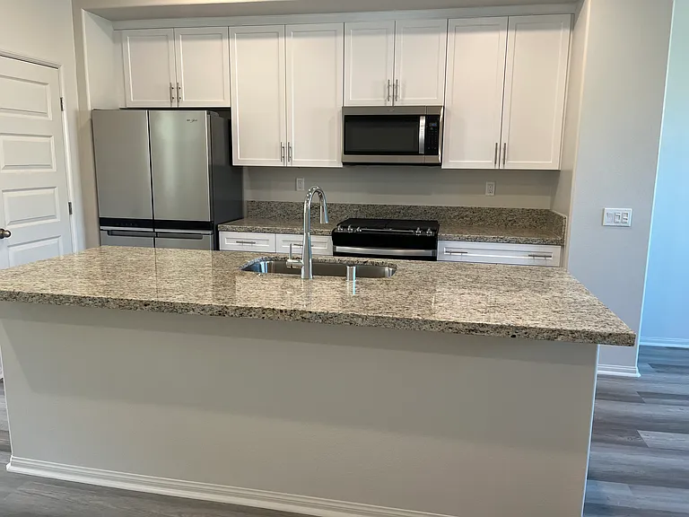 28019 Oakdale Dr — Photo 9
