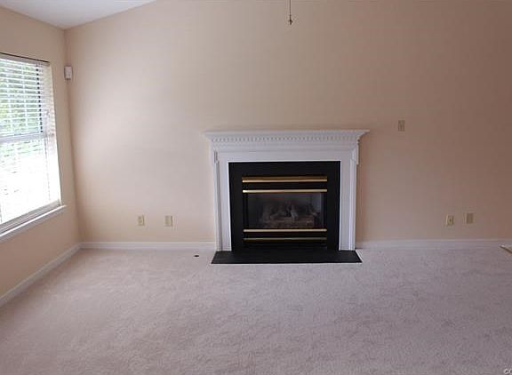 5th image of 10127 Molly Ln