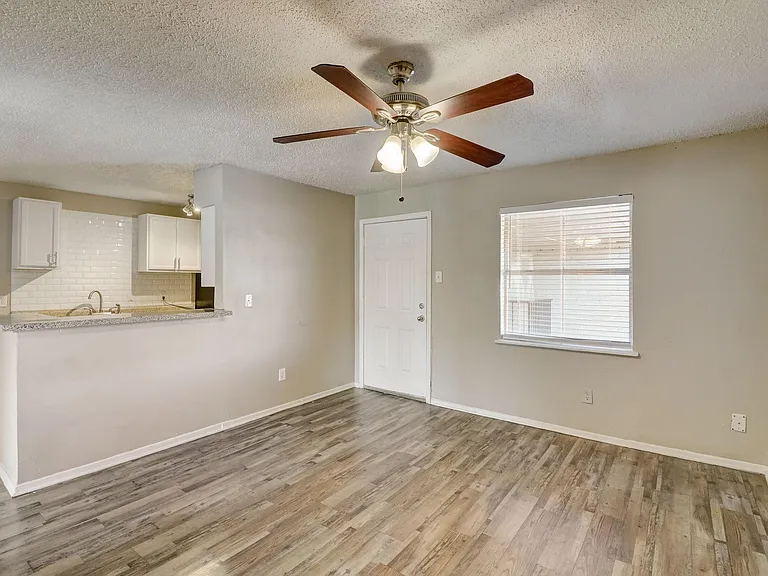 Polk Villas — Photo 5