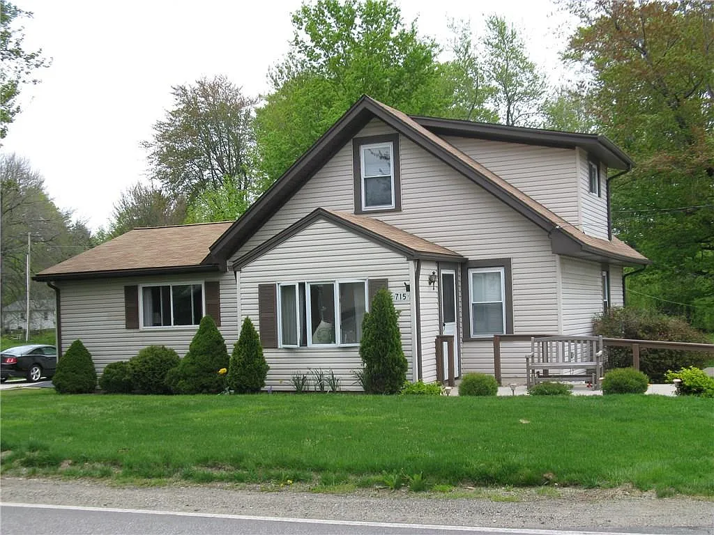 715 Walbridge Rd photo 1