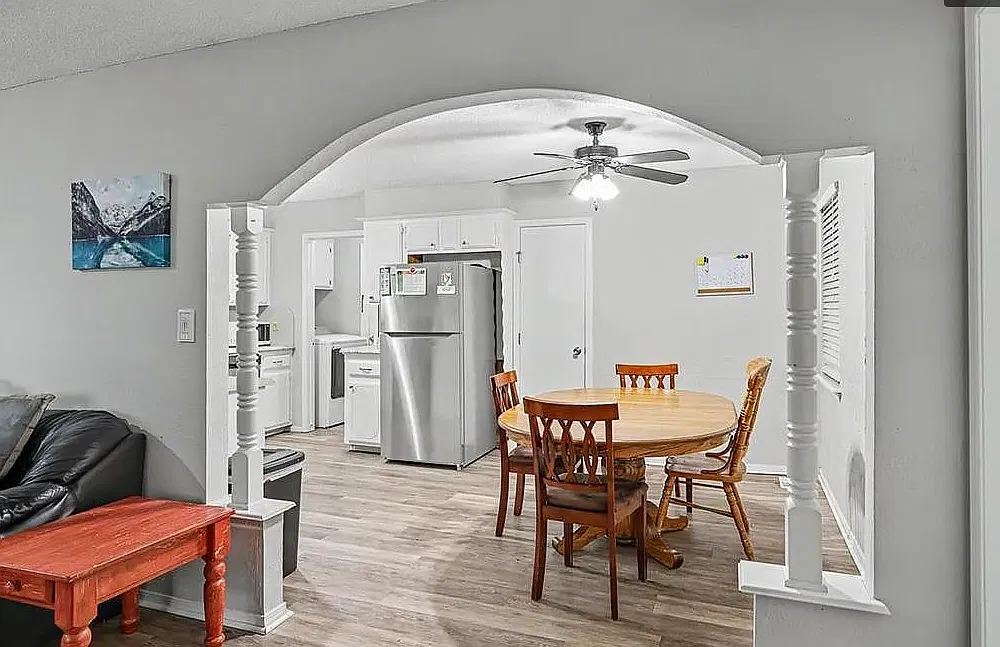 4 bed, 1400 sqft, $2,200 — Photo 3