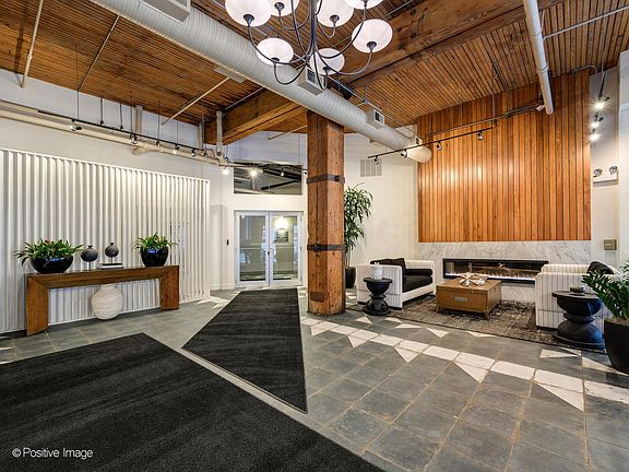 4th image of 360 W Illinois St APT 8F
