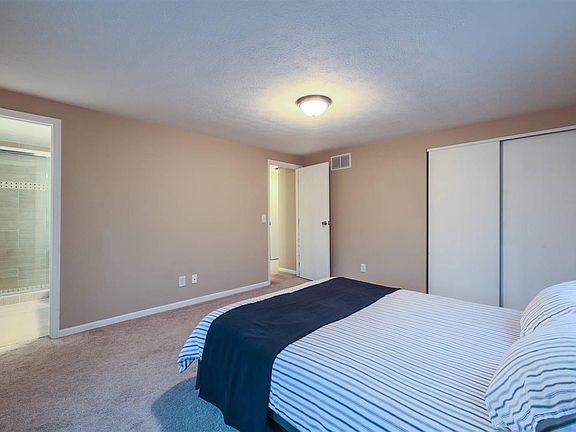 5th image of 7597 Weatherly Ct #272