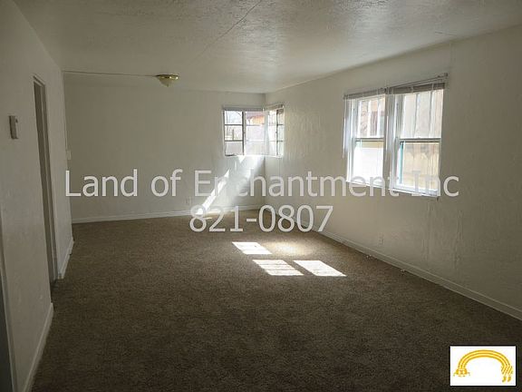 2nd image of 121 Girard Blvd SE #B
