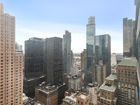 3rd image of 150 W 56th St APT 3810
