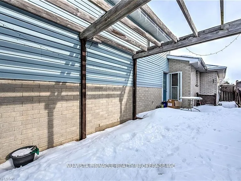 1263 Aldersbrook Rd — Photo 4