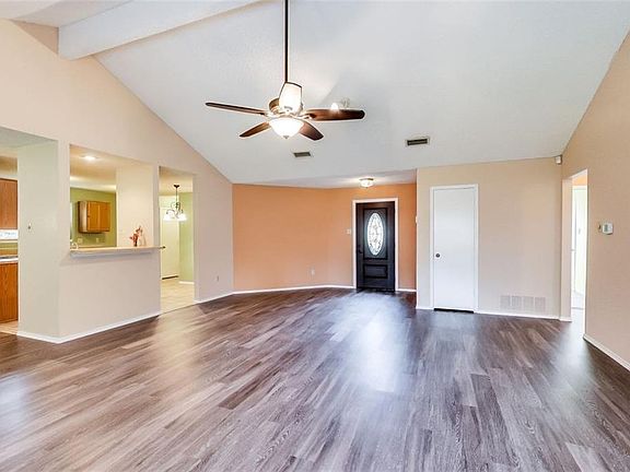 5th image of 2405 McKensie Ln