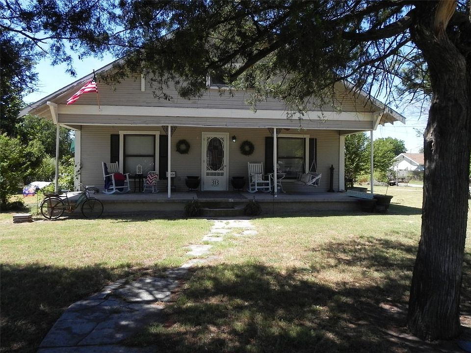 313 N Grand St, Montague, TX 76251 Zillow