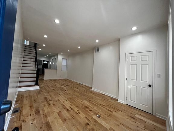 2nd image of 2826 Memphis St #1