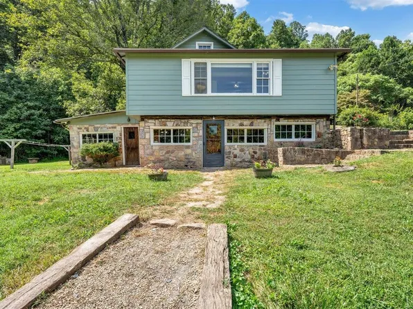 66 Najjum Ln, Roanoke, VA 24019