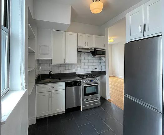 2nd image of 57 W 10th St APT 7CR