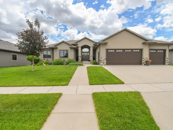 9309 W Lakeside Cir, Sioux Falls, SD 57107