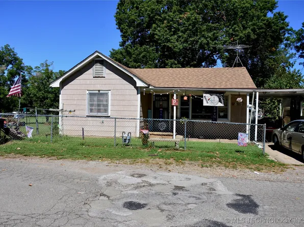 304 W Barclay St, Henryetta, OK 74437