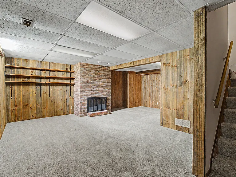1406 Old Town Ct — Photo 33