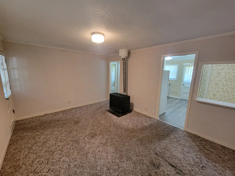 4030 E Whitney Ln — Photo 16