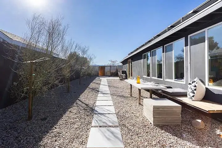 6419 Valley View St — Photo 40
