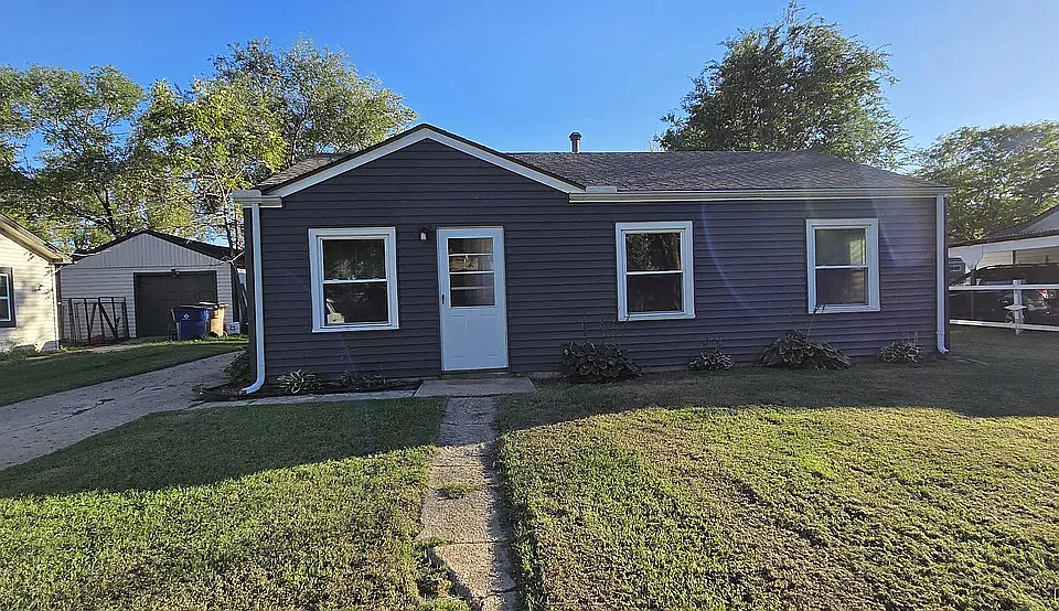 1225 E Arlington Dr