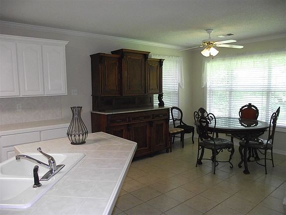 5th image of 126 Windridge Dr