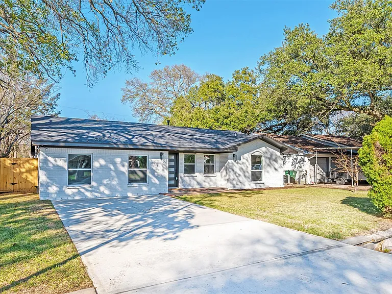 8518 Cedel Dr — Photo 3