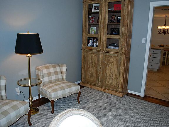 5th image of 6926 Blandford Ln