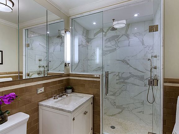 4th image of 27 W 72nd St #610