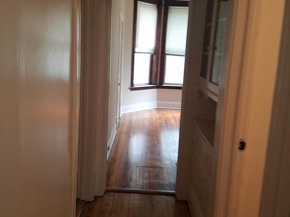 3rd image of 1444 N Maplewood Ave APT 1F