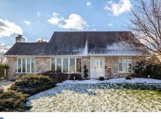 7 Prunewood Rd, Levittown, PA 19056