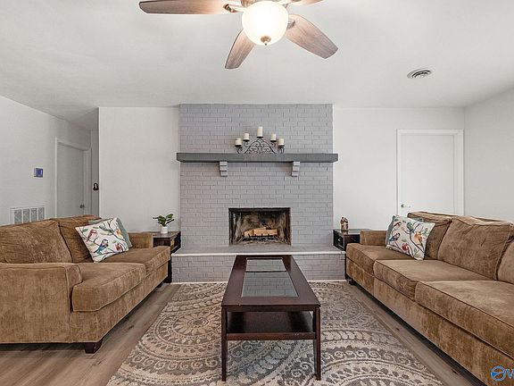 3rd image of 709 Royce Cir SE