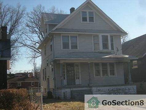 2nd image of 643 S 40th St