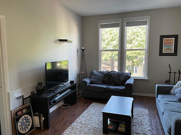 5th image of 1902 N Mozart St #2
