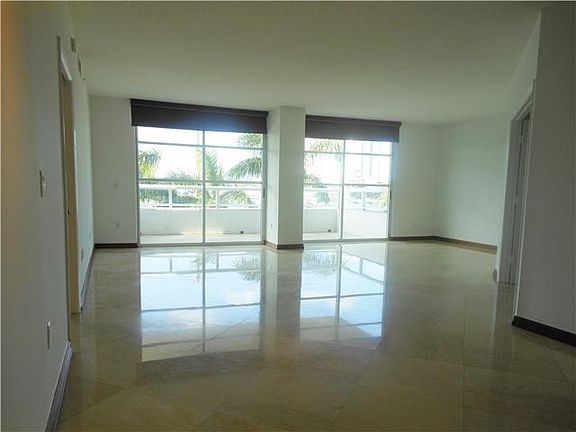3rd image of 10 Venetian Way APT 303