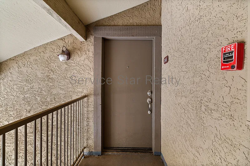 2 bed, 2.0 bath, 940 sqft, $1,600 — Photo 3