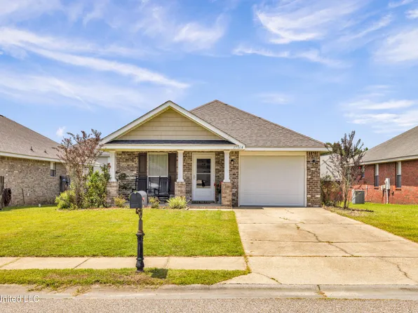 17364 Palm Ridge Dr, Diberville, MS 39540