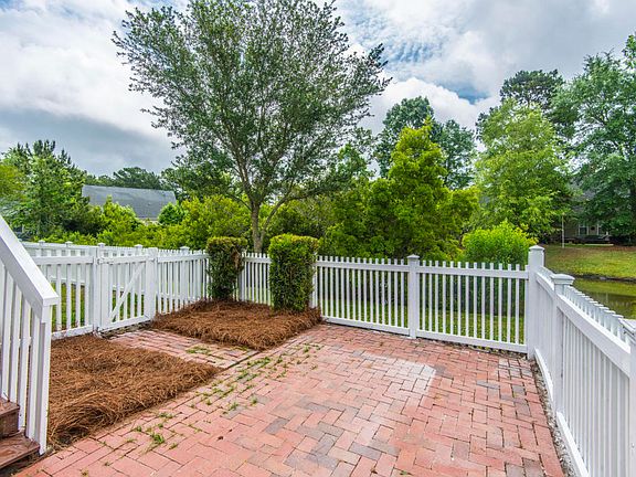 5th image of 1421 Bloomingdale Ln