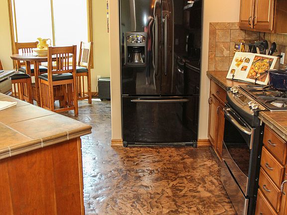 4th image of 549 Agier Dr
