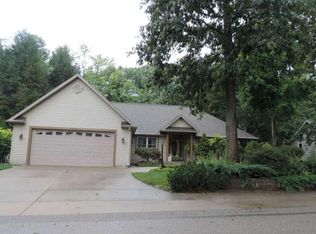 3051 N Pleasantwood Dr, Fruitport, MI