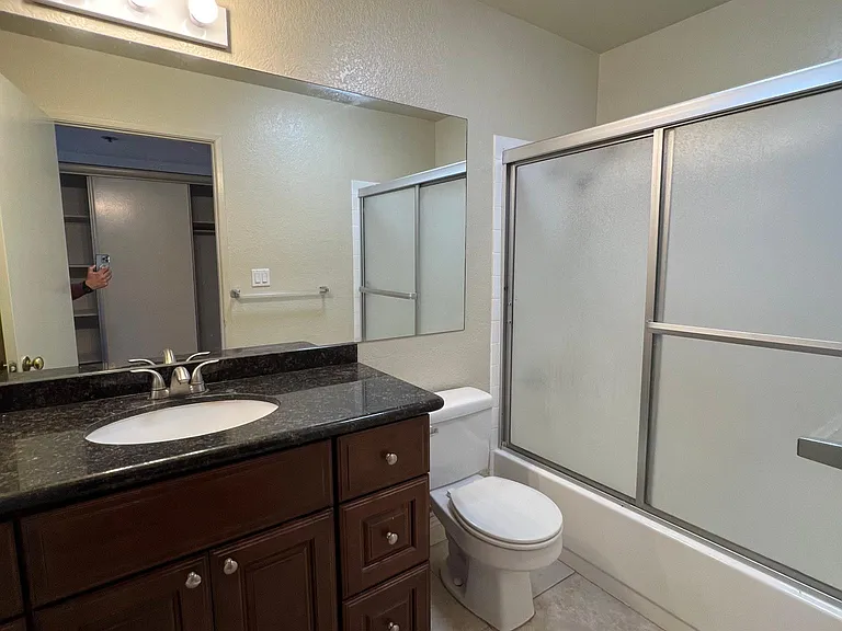 10916 Ashton Ave #402 — Photo 8