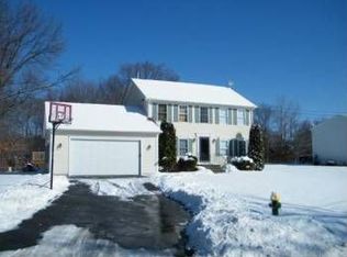 5 Dutchess Dr, Cranston, RI 02920