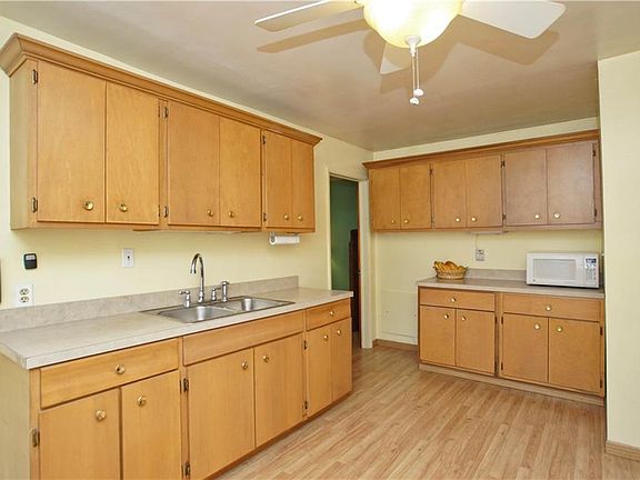 5th image of 1295 E 359th St