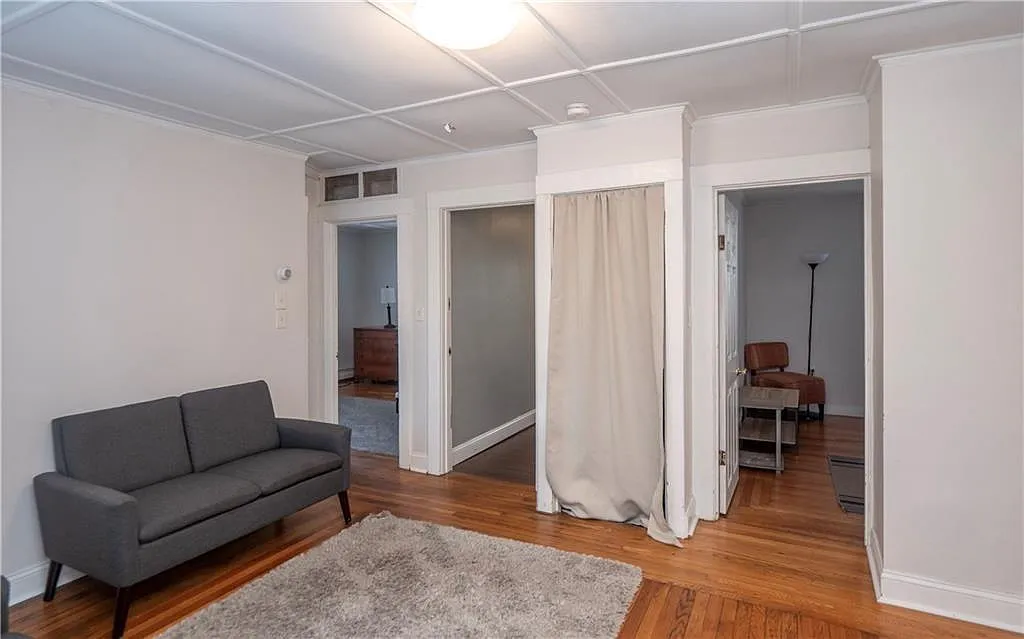 2 bed, 1.0 bath, 936 sqft, $2,100 — Photo 4