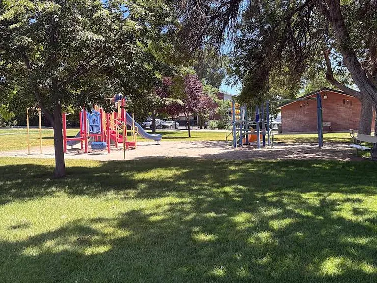 Green Acres — Photo 83