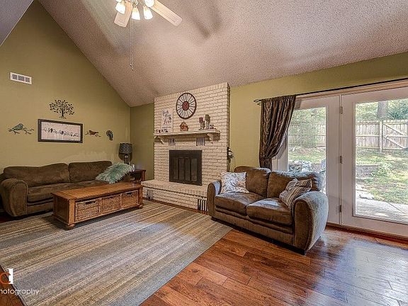 4th image of 908 S Oakhill Dr