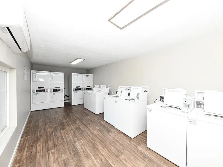 24 Hour Clothes Care Center