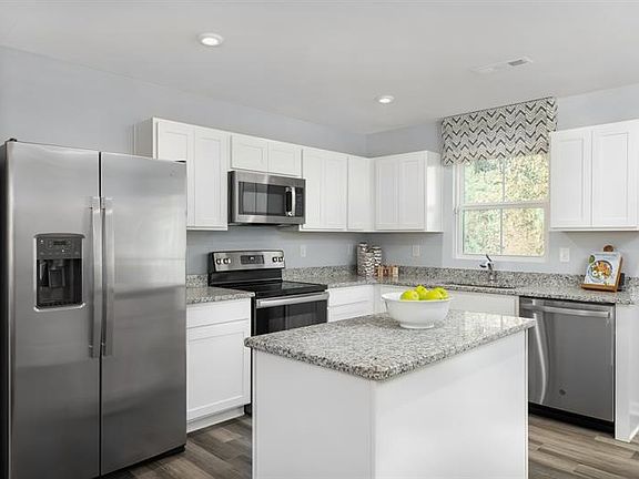 3rd image of 159 White Oak Dr #B