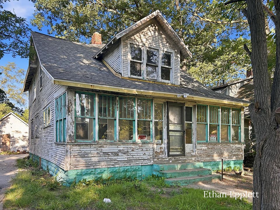 1st image of 2405 Howden St