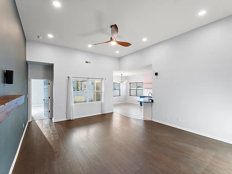 10334 Nelson St — Photo 7