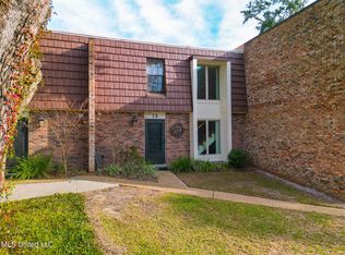 527 Front Beach Dr APT 35, Ocean Springs, MS 39564
